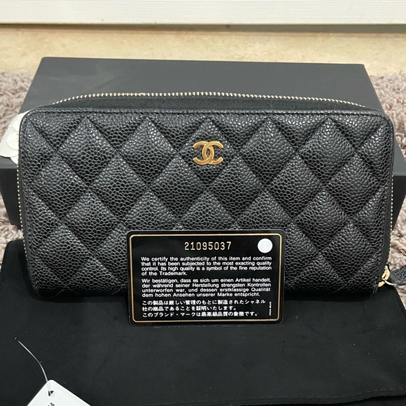 Chanel Wallet - Picture 4 of 6